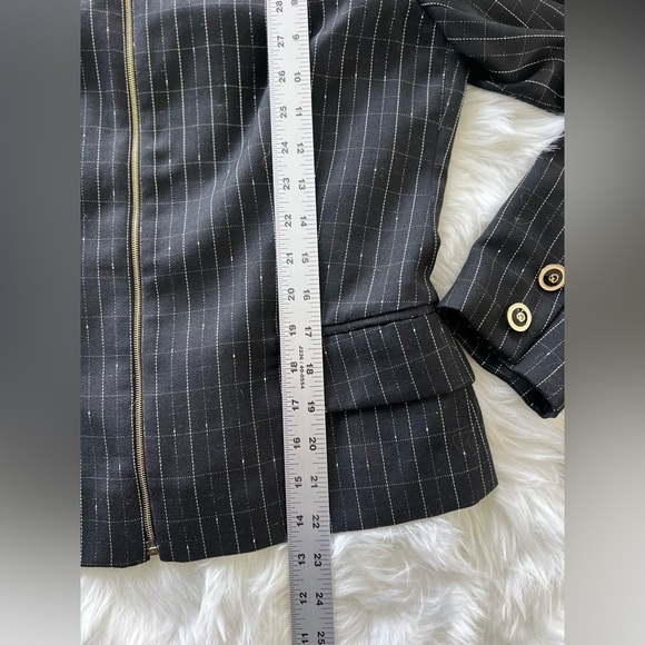 St.John sport by Marie Gray woman’s zip up suit jacket size 8 EUC - Picture 6 of 10